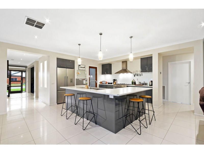 21 Mark Avenue, Sale VIC 3850