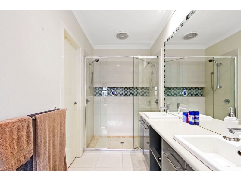 21 Mark Avenue, Sale VIC 3850