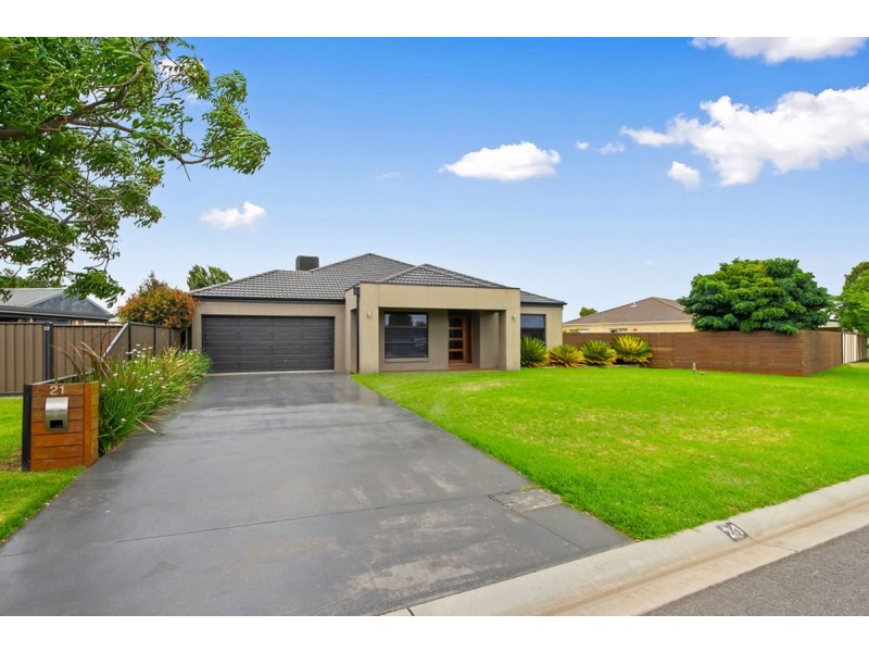 21 Mark Avenue, Sale VIC 3850