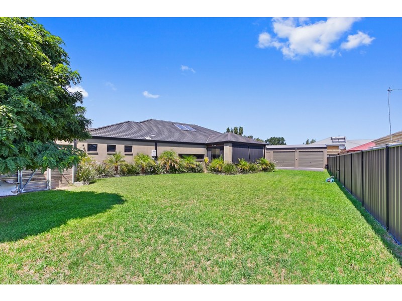 21 Mark Avenue, Sale VIC 3850