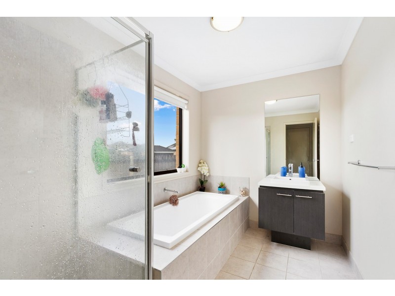 30 Woondella Boulevard, Sale VIC 3850