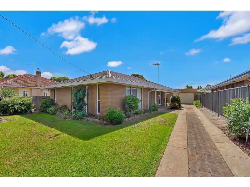 19 Valentine Crescent, Sale VIC 3850