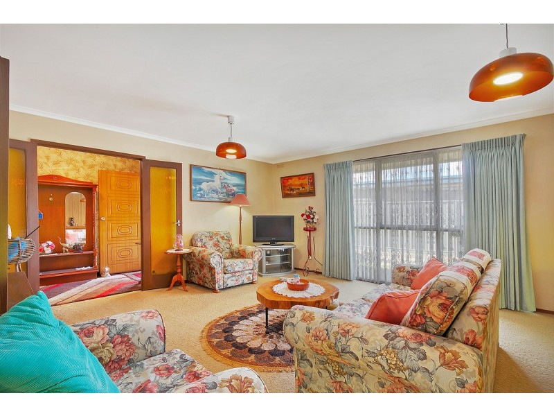 19 Valentine Crescent, Sale VIC 3850