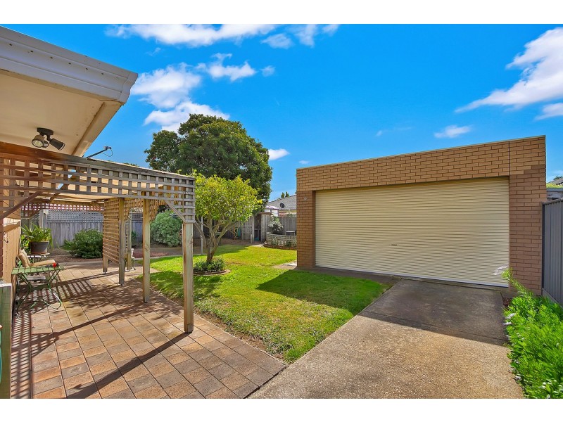 19 Valentine Crescent, Sale VIC 3850