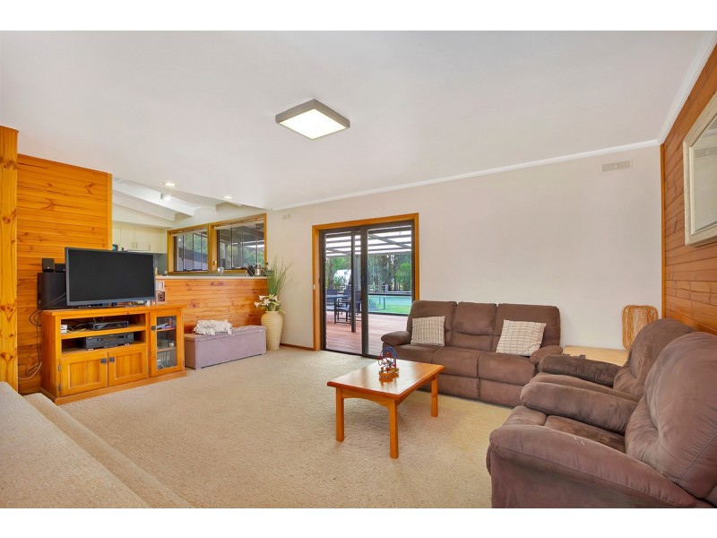 27 Carter Street, Stratford VIC 3862