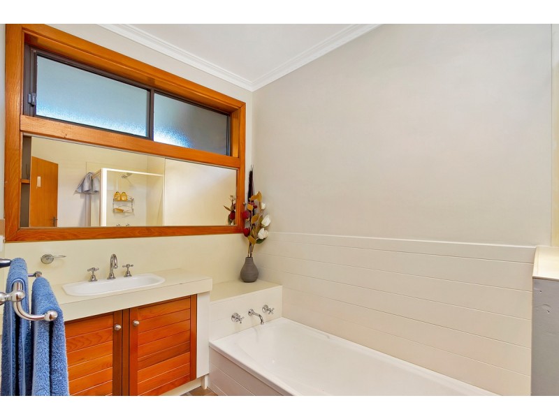 27 Carter Street, Stratford VIC 3862