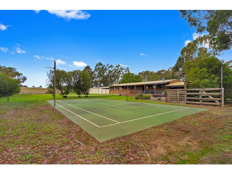 27 Carter Street, Stratford VIC 3862