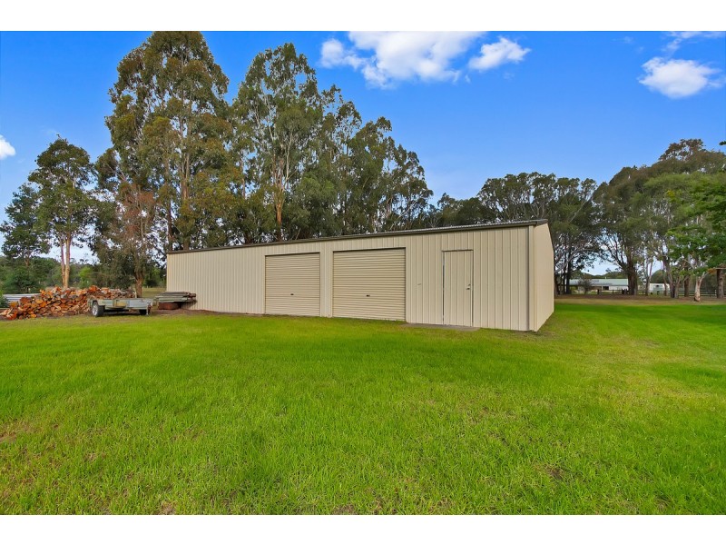 27 Carter Street, Stratford VIC 3862