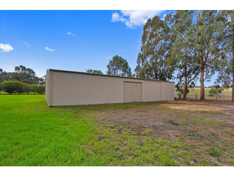 27 Carter Street, Stratford VIC 3862