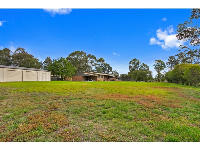 27 Carter Street, Stratford VIC 3862