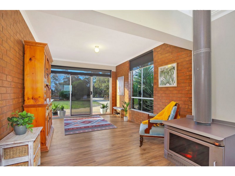 25 Newnham Road, Longford VIC 3851