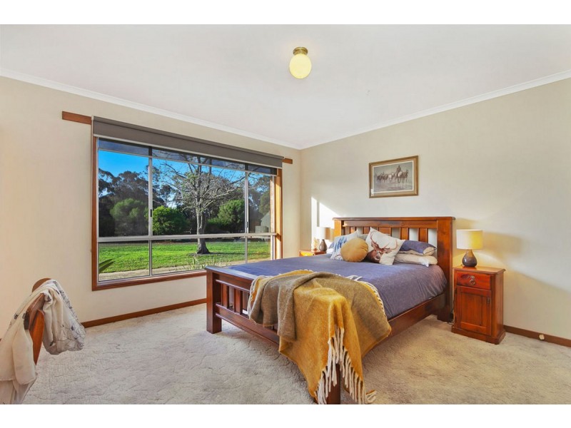 25 Newnham Road, Longford VIC 3851