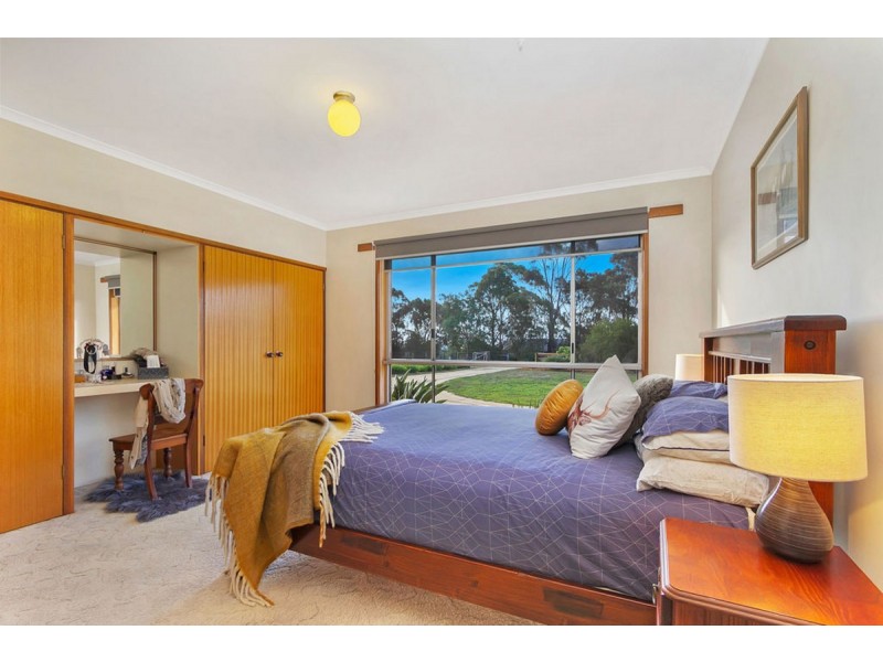 25 Newnham Road, Longford VIC 3851