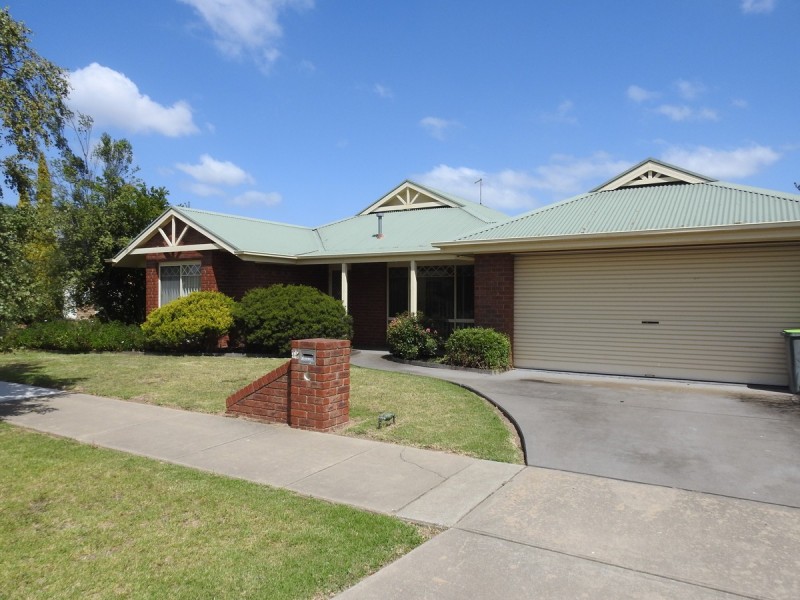 15 Cranswick Crescent, Sale VIC 3850