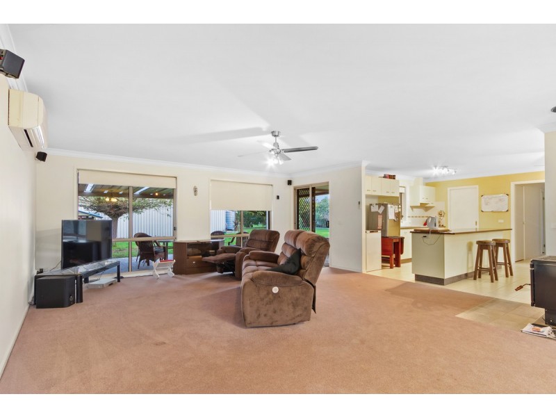 10 Galway Drive, Stratford VIC 3862