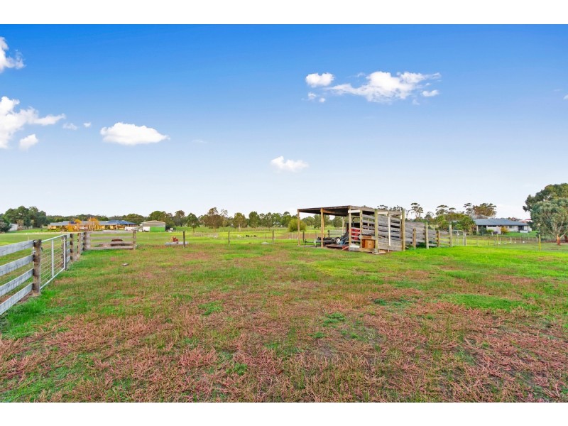 10 Galway Drive, Stratford VIC 3862