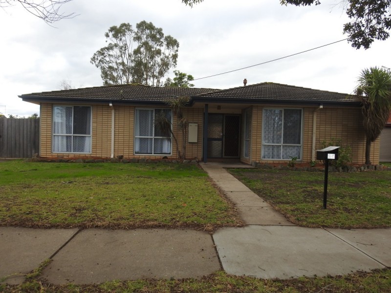 25 Bowman Drive, Sale VIC 3850