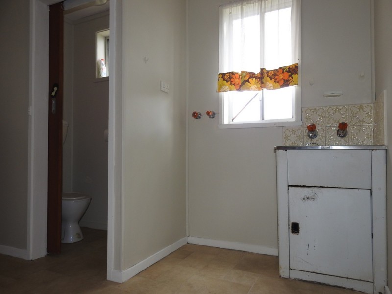 2/27 Wellsford Street, Stratford VIC 3862