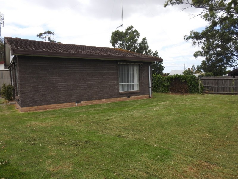 2/27 Wellsford Street, Stratford VIC 3862