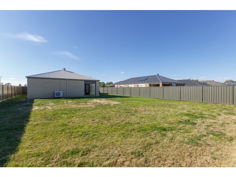 50 Hobson Street, Stratford VIC 3862