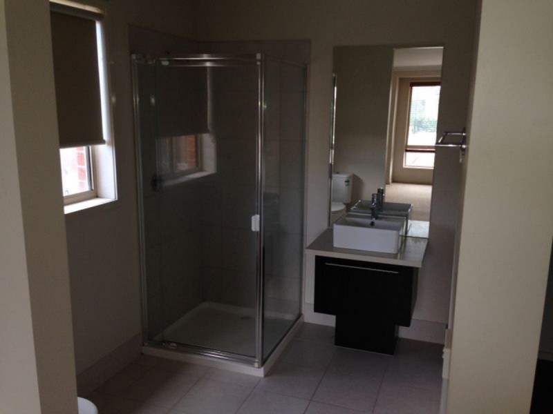 16 Ruthberg Drive, Sale VIC 3850