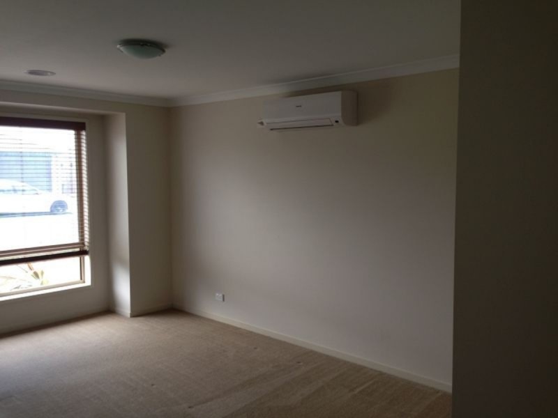 16 Ruthberg Drive, Sale VIC 3850