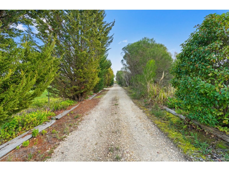 234 Seaspray Road, Longford VIC 3851