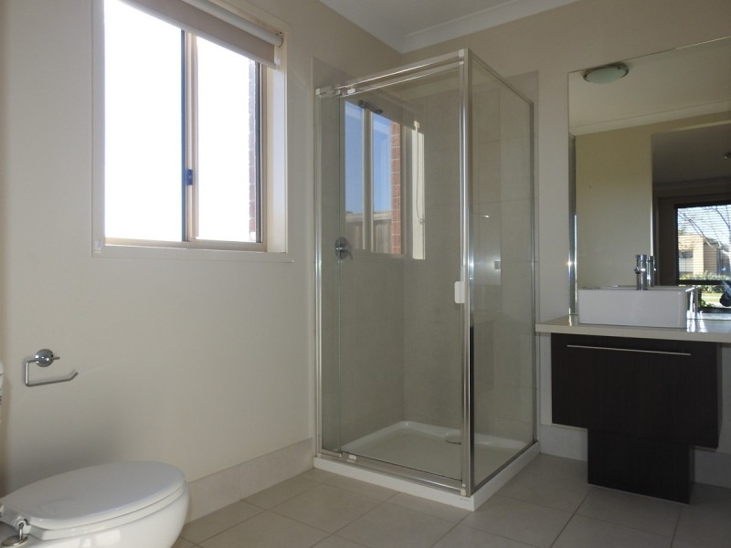 16 Ruthberg Drive,, Sale VIC 3850