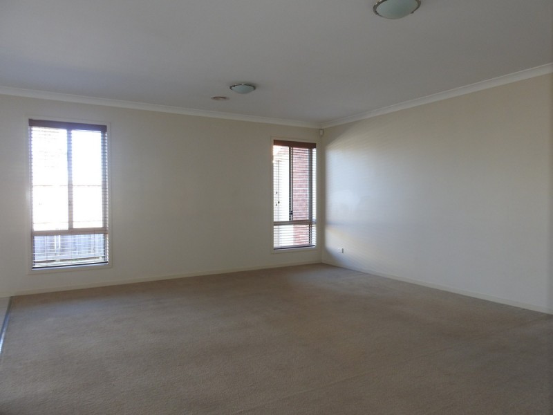 16 Ruthberg Drive,, Sale VIC 3850