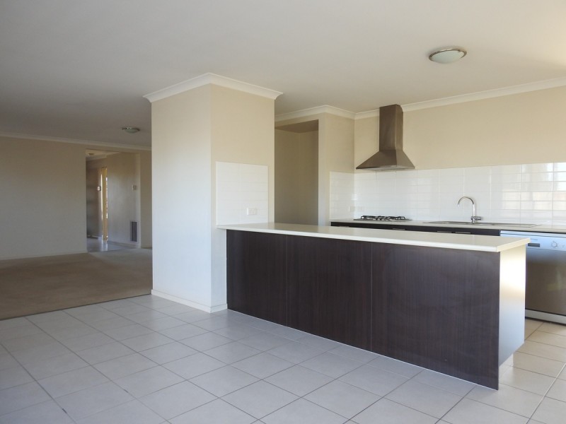 16 Ruthberg Drive,, Sale VIC 3850