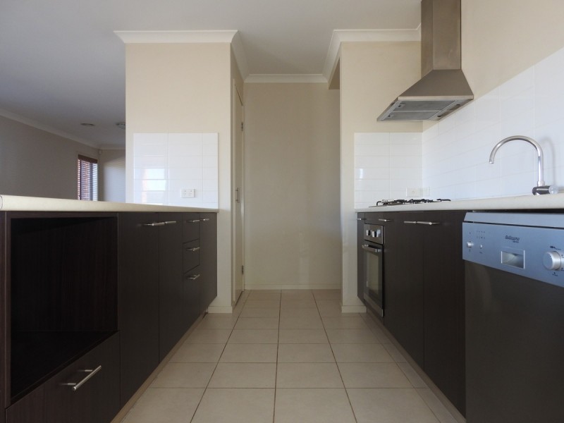 16 Ruthberg Drive,, Sale VIC 3850