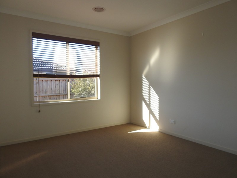 16 Ruthberg Drive,, Sale VIC 3850