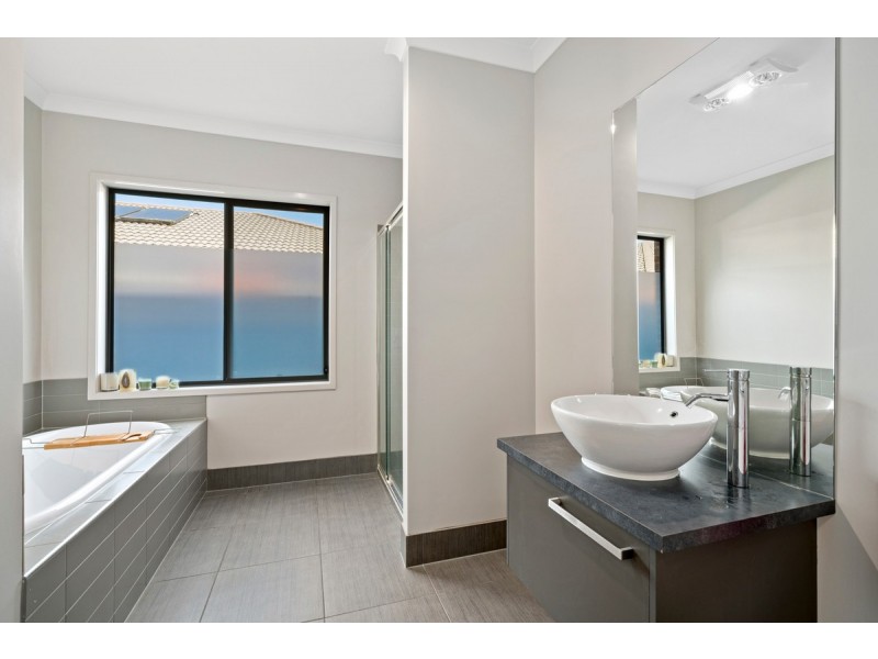 11 Speechley Court, Sale VIC 3850