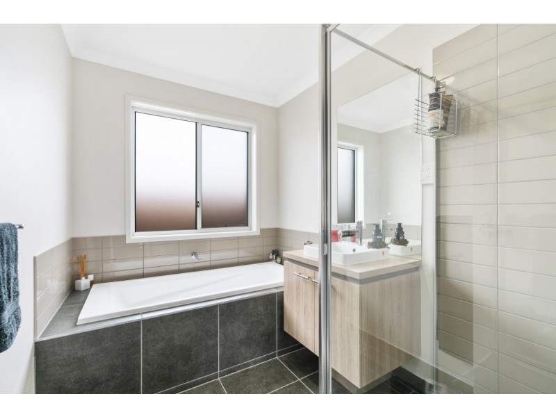 14 Redgum Court, Sale VIC 3850