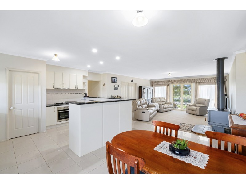 12 Galway Drive, Stratford VIC 3862