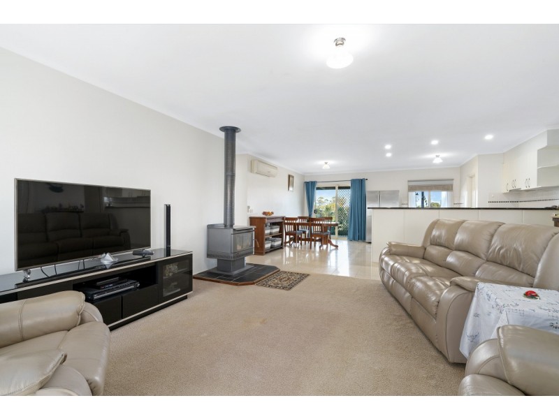 12 Galway Drive, Stratford VIC 3862