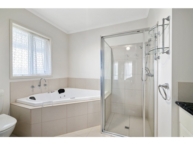 12 Galway Drive, Stratford VIC 3862