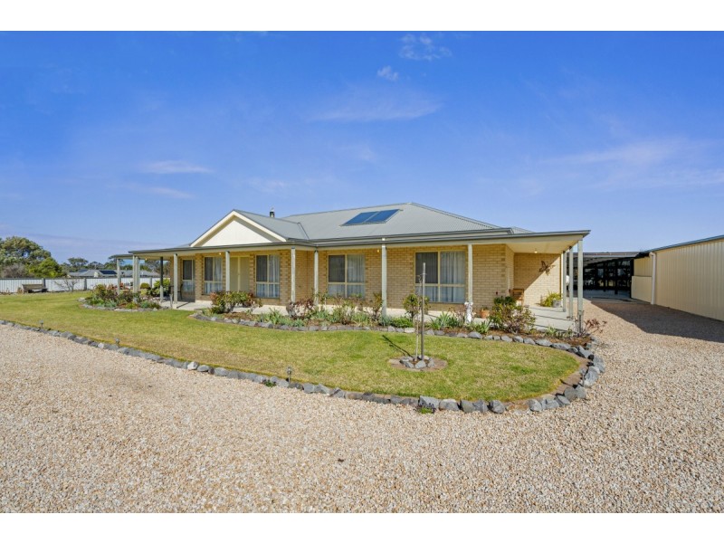 12 Galway Drive, Stratford VIC 3862