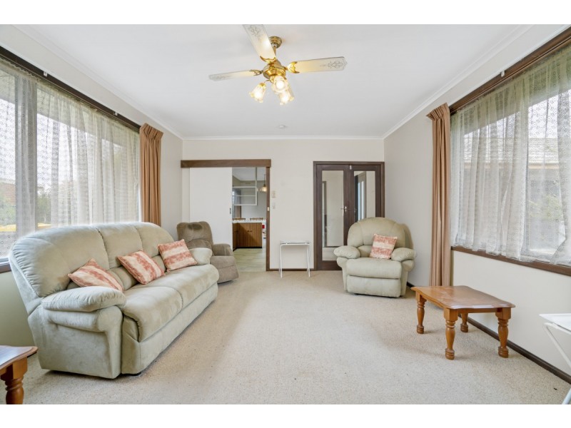 4 Helen Crescent, Sale VIC 3850