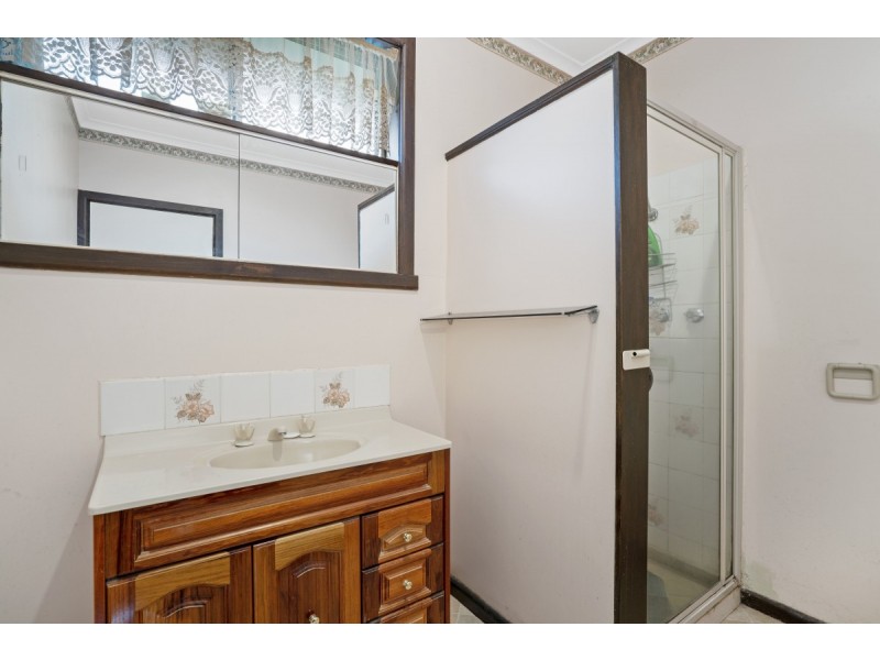 4 Helen Crescent, Sale VIC 3850