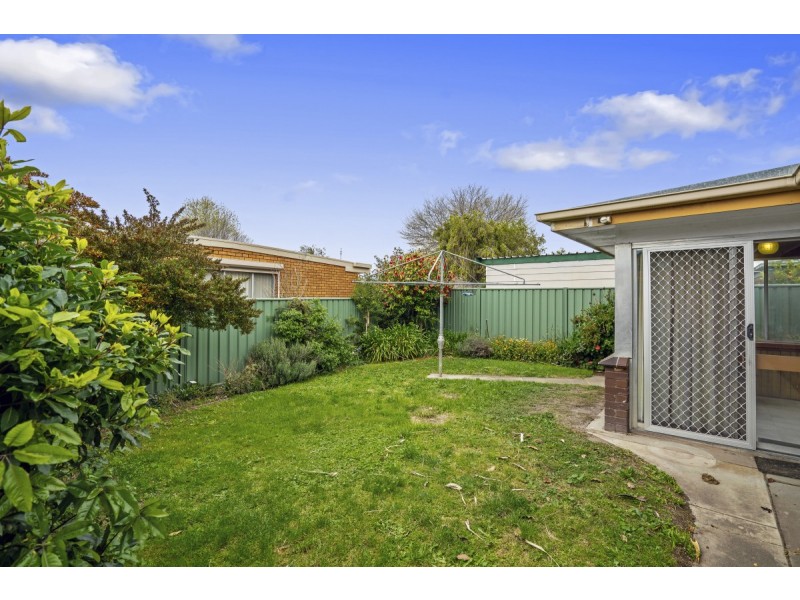 4 Helen Crescent, Sale VIC 3850
