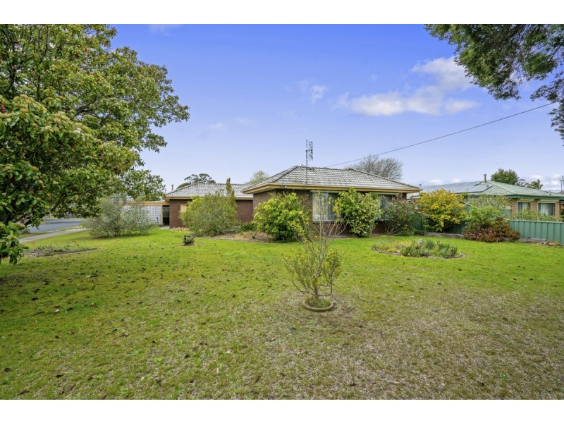 4 Helen Crescent, Sale VIC 3850