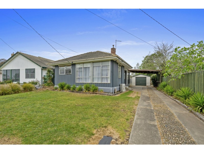 28 Overend Crescent, Sale VIC 3850