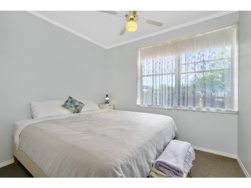 28 Overend Crescent, Sale VIC 3850