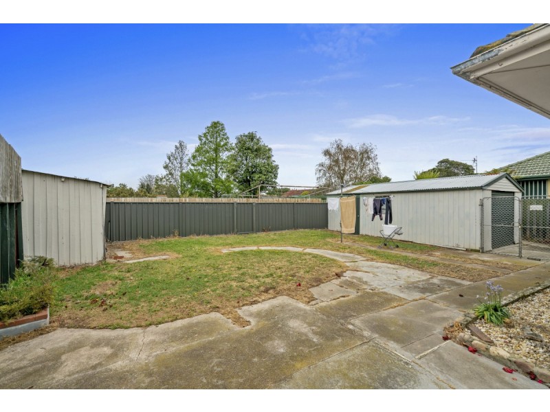 28 Overend Crescent, Sale VIC 3850