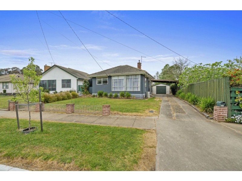 28 Overend Crescent, Sale VIC 3850