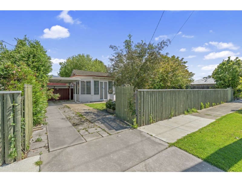 2 Picton Court, Sale VIC 3850