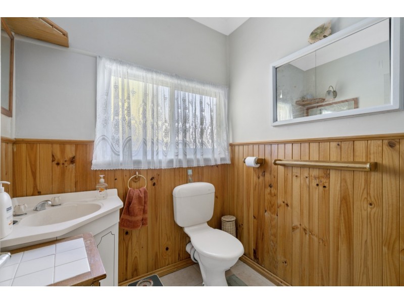 2 Picton Court, Sale VIC 3850