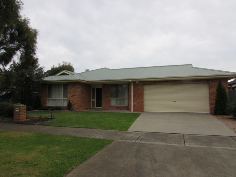 11 Krista Court, Sale VIC 3850