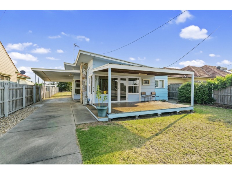 4 Jones Street, Stratford VIC 3862